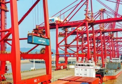 浙江舟山港域完成货物吞吐量首次突破6亿吨