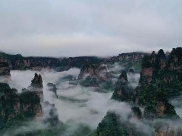 张家界景区启动“两亿礼包迎新春”旅游惠民活动