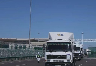 新疆霍尔果斯公路口岸新年首月商品车出口增长近四成