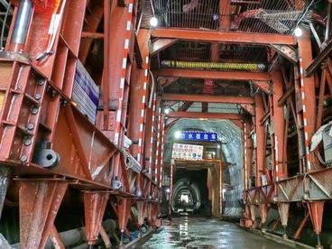 隆黄铁路（隆叙段）扩能改造工程首座隧道贯通