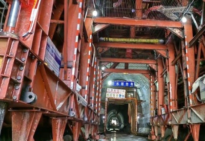 隆黄铁路（隆叙段）扩能改造工程首座隧道贯通
