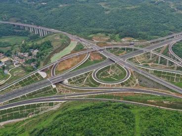 贵州贵黄高速公路全线通车
