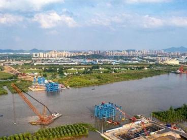 巢马城际铁路长江副汊航道桥F3主塔承台浇筑完成