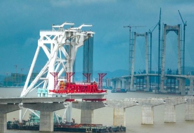 大湾区超级工程深中通道海上箱梁架设已超过六成