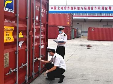 今年上半年上合示范区到发中欧班列数量同比增长44.8%