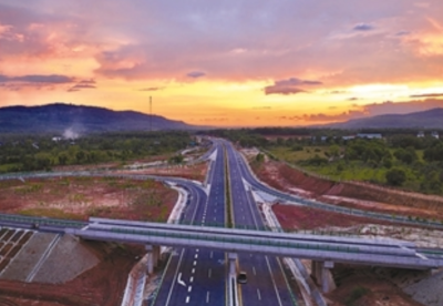 中企承建的金港高速通车试运营 柬埔寨进入“高速公路时代”