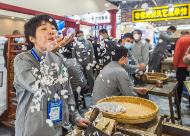 樟树第53届全国药交会开幕 当日成交额突破130亿元