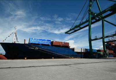 摩拉港至钦州港集装箱直航航线为中文合作带来新机遇