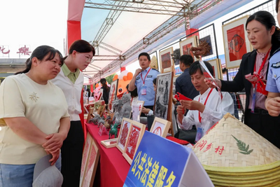 安徽六安市裕安区：把惠民服务送到群众家门口