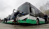 Buses send groceries to neighborhoods in epidemic-hit Wuhan