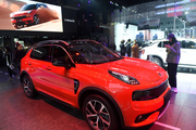 China's auto dealers see recovery in foot traffic