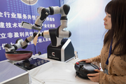Across China: Robot cooks heat up the unmanned economy
