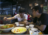 Across China: Catering industry fires up consumption in north China