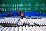 Longest tunnel on China-Laos railway drilled through