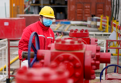 Steady shale gas bolsters clean energy