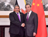 Chinese FM holds phone conversation with Bruneian second minister of foreign affairs