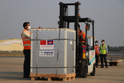 1st batch of Chinese COVID-19 vaccines arrives in Cambodia