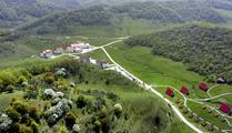 China Focus: China sees robust tourism during May Day holiday 