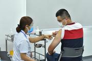 Chinese nationals in Vietnam receive 1st doses of Sinopharm COVID-19 vaccine 