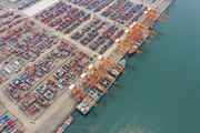 Land-sea freight service brings more goods to Chinese New Year market