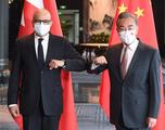Chinese FM holds talks with Bahraini counterpart