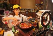 China Focus: Youth blossoming in China's new economy