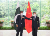 Chinese foreign minister holds talks with Pakistani counterpart