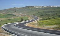 Chinese-built highway in Algeria praised for high quality, local contribution 