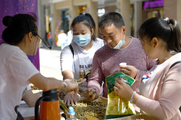 China Focus: Shopping festivals create new bonanza for Chinese market