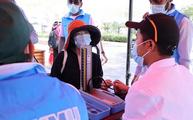 Across China: Int'l medical students offer volunteer services in NW China 