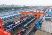 China's rail freight volume up 5.5 percent in H1