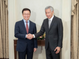 Chinese vice premier calls for enhancing cooperation with Singapore