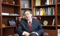 Interview: China, U.S. could resume health cooperation, says U.S. expert 