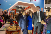 Serbian president welcomes Chinese tourists at tourism fair