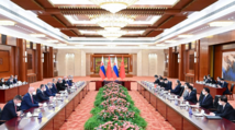China's top legislator holds talks with Slovak parliament speaker 