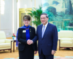 Chinese premier meets int'l president of Lions Clubs International