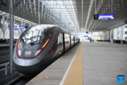 China's high-speed rail mileage tops 50,000 km 