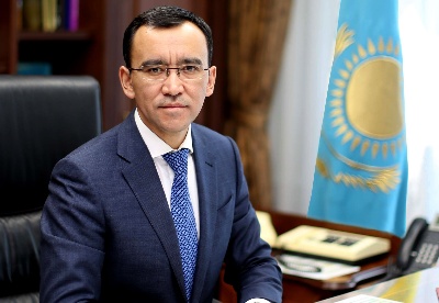 哈萨克斯坦议会上院选举新议长