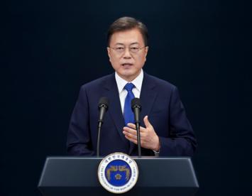 文在寅说将进一步完善韩国防疫体系