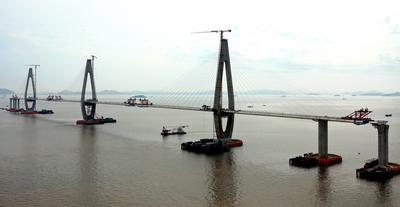 浙江舟山：越海造桥建通途