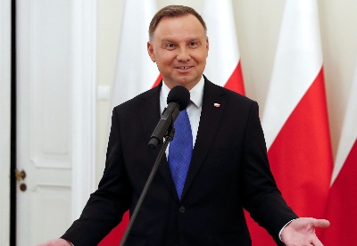 杜达赢得波兰总统选举获得连任