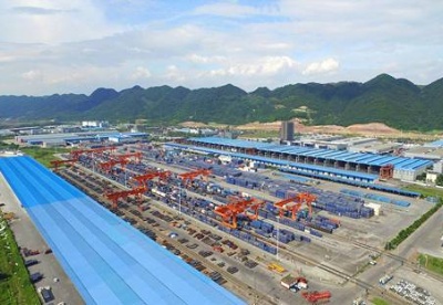 西部陆海新通道首次进口越南木材  比传统江海联运提速20天