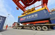 Freight train loaded LG products leaves Xi'an for Europe