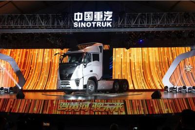 中国重汽发布“黄河”品牌新一代重卡