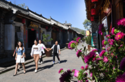 China expected to have over 600 mln tourists in National Daily holiday, Trip.com report 
