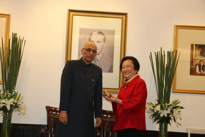 蓝迪国际智库专家委员会主席赵白鸽荣获巴基斯坦“卓越新月勋章”