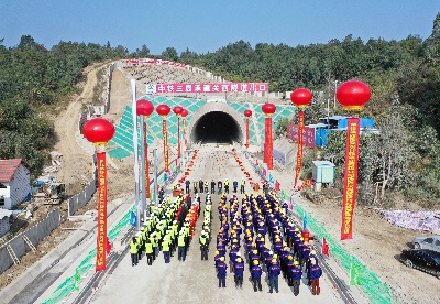 赣深高铁江西段隧道全部贯通  2021年将建成通车