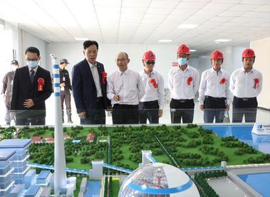 中国华电柬埔寨西港火电项目主厂房钢架正式吊装