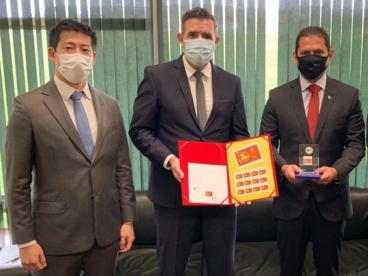 巴西举行中国牛年纪念邮票发行仪式