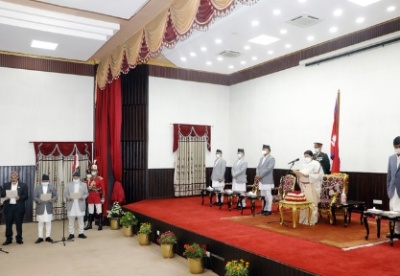 尼泊尔总统班达里任命德乌帕为总理